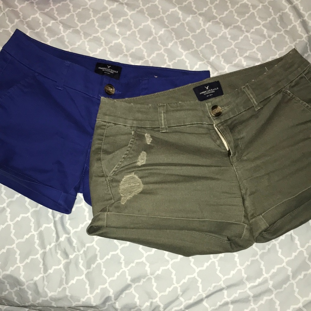 💚2 for 20 American eagle khaki shorts 💙